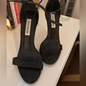 Black and textured Steve Madden heels!